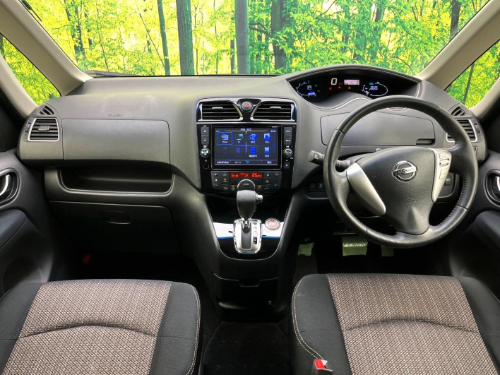 2014 Nissan Serena DAA-HFC26 (UW-6a1903c4e77af)[12]
