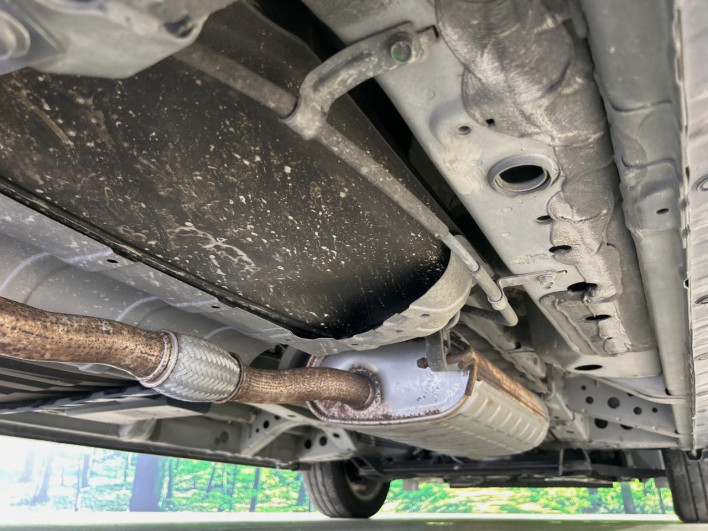 2015 Nissan Serena DAA-HFC26 (UW-6a1903c66b5b5)[26]