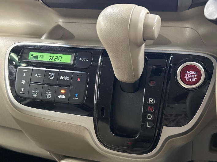 2013 Honda N-BOX DBA-JF1 (UW-6a1903d7d21a6)[18]
