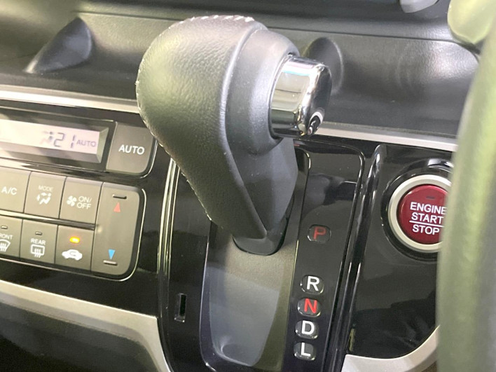 2013 Honda N-BOX CUSTOM DBA-JF1 (UW-6a1903d86807f)[23]