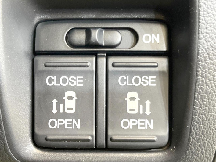 2013 Honda N-BOX CUSTOM DBA-JF1 (UW-6a1903d86807f)[16]