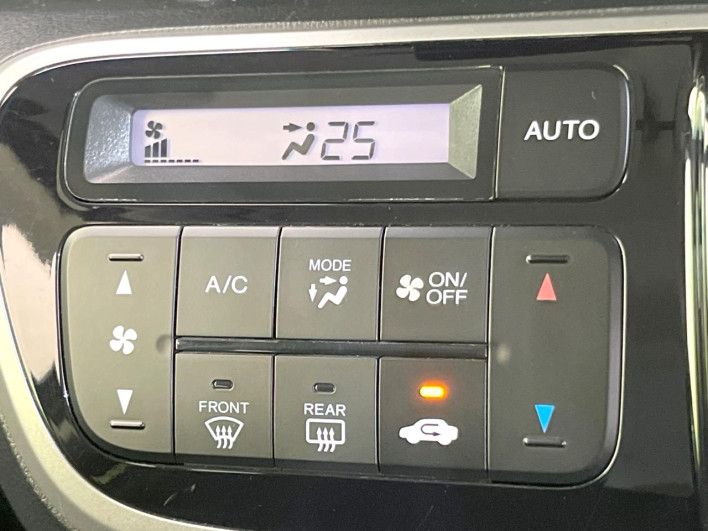2013 Honda N-BOX CUSTOM DBA-JF1 (UW-6a1903d86807f)[24]