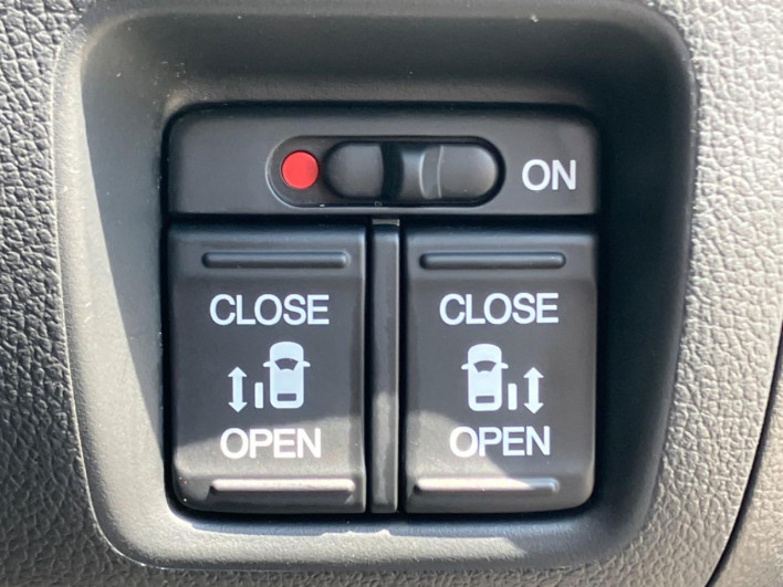 2015 Honda N-BOX CUSTOM DBA-JF2 (UW-6a1903e1041e2)[13]