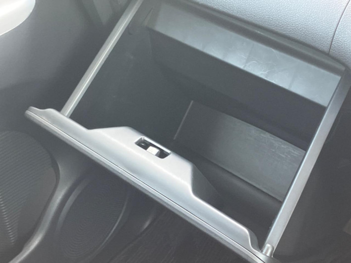 2015 Honda N-BOX CUSTOM DBA-JF2 (UW-6a1903e1041e2)[19]
