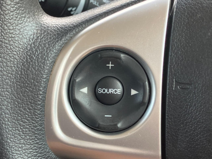 2015 Honda N-BOX CUSTOM DBA-JF2 (UW-6a1903e1041e2)[28]