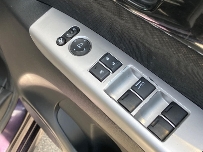 2015 Honda N-BOX CUSTOM DBA-JF2 (UW-6a1903e1041e2)[11]