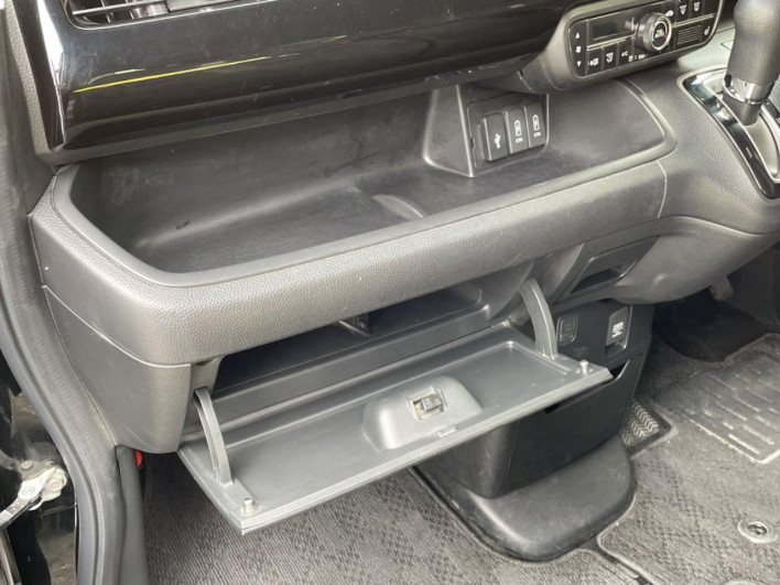 2021 Honda N-BOX CUSTOM 6BA-JF3 (UW-6a1903ea77a7d)[4]