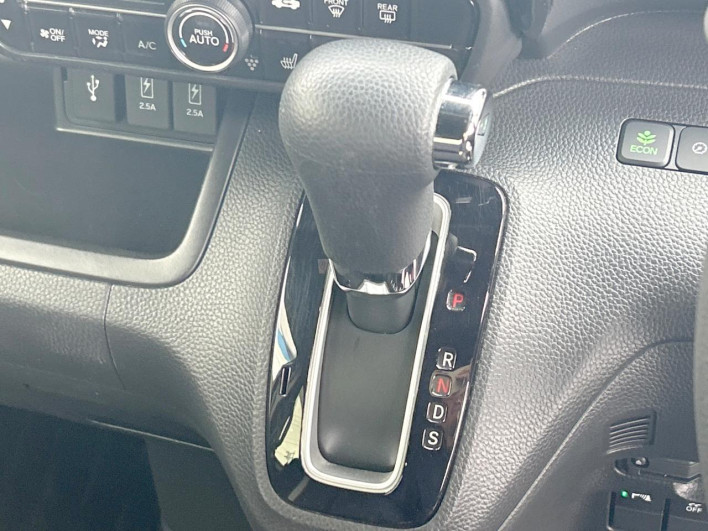 2021 Honda N-BOX CUSTOM 6BA-JF3 (UW-6a1903ebee70e)[18]
