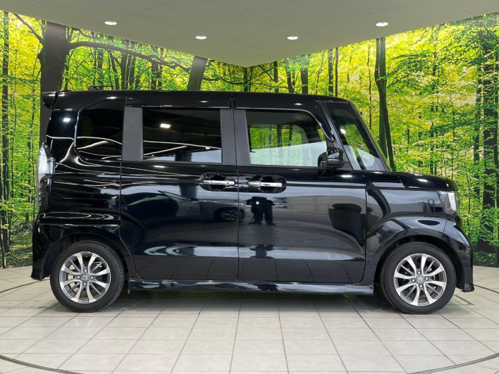 2022 Honda N-BOX CUSTOM 6BA-JF3 (UW-6a1903ec21208)[16]