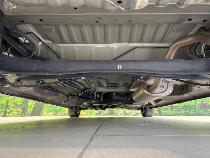 2022 Honda N-BOX CUSTOM 6BA-JF3 (UW-6a1903ec21208)[28]
