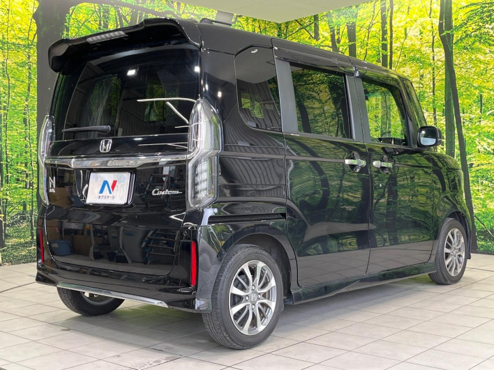 2022 Honda N-BOX CUSTOM 6BA-JF3 (UW-6a1903ec21208)[17]