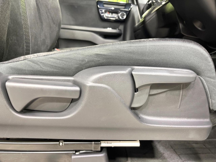 2022 Honda N-BOX CUSTOM 6BA-JF3 (UW-6a1903ed6c9a7)[29]