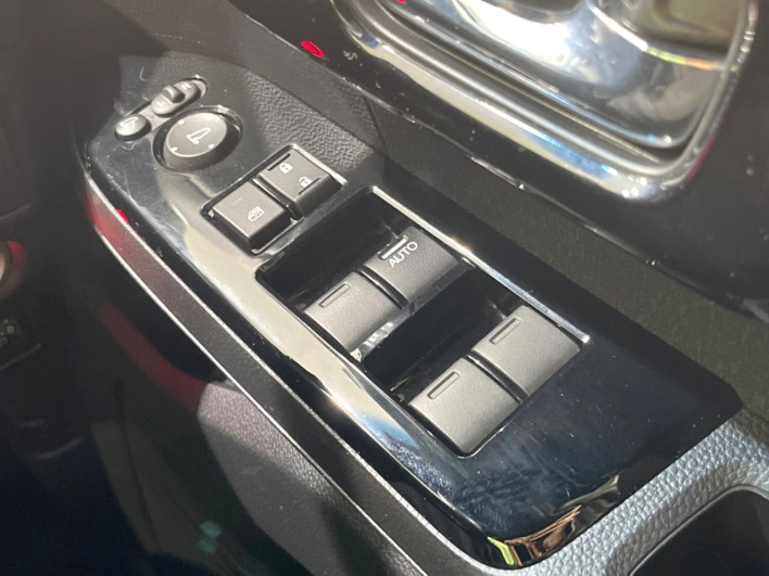 2022 Honda N-BOX CUSTOM 6BA-JF3 (UW-6a1903ed6c9a7)[23]