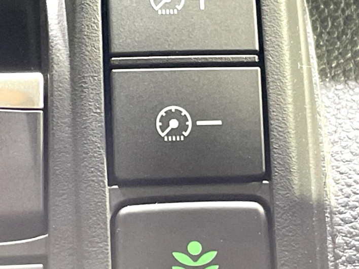 2022 Honda N-BOX CUSTOM 6BA-JF3 (UW-6a1903eeac49e)[17]