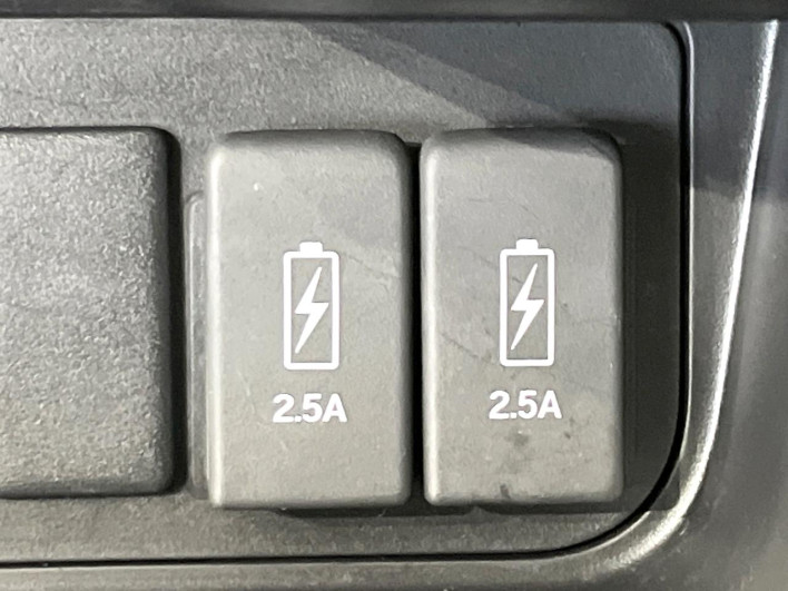 2022 Honda N-BOX CUSTOM 6BA-JF4 (UW-6a1903f0e7fce)[28]