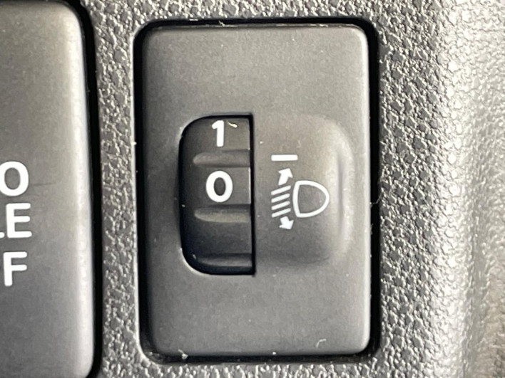2013 Daihatsu Mira Cocoa DBA-L675S (UW-6a19041808057)[26]