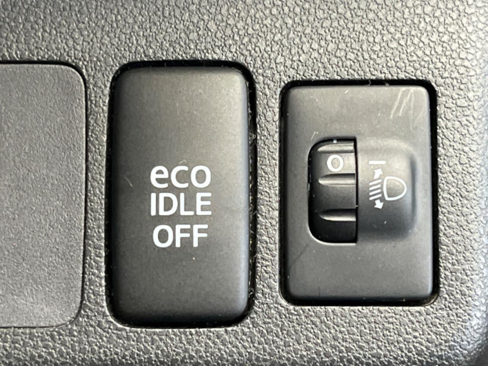 2013 Daihatsu Mira Cocoa DBA-L675S (UW-6a19041824b08)[29]