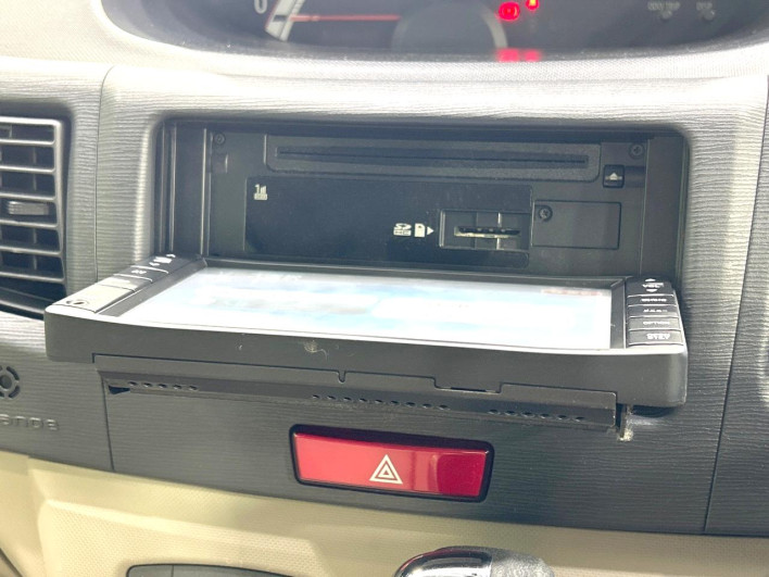 2011 Daihatsu Move DBA-LA100S (UW-6a19041951dfd)[9]
