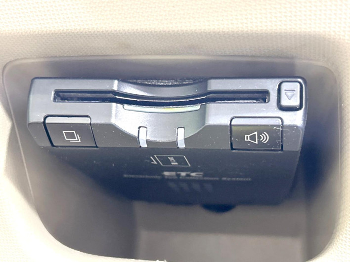2011 Daihatsu Move DBA-LA100S (UW-6a19041951dfd)[17]