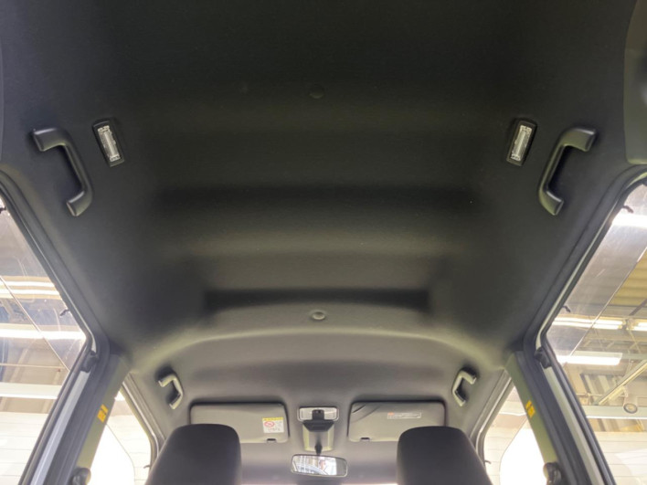 2019 Toyota Pixis Mega DBA-LA700A (UW-6a190431aff22)[17]