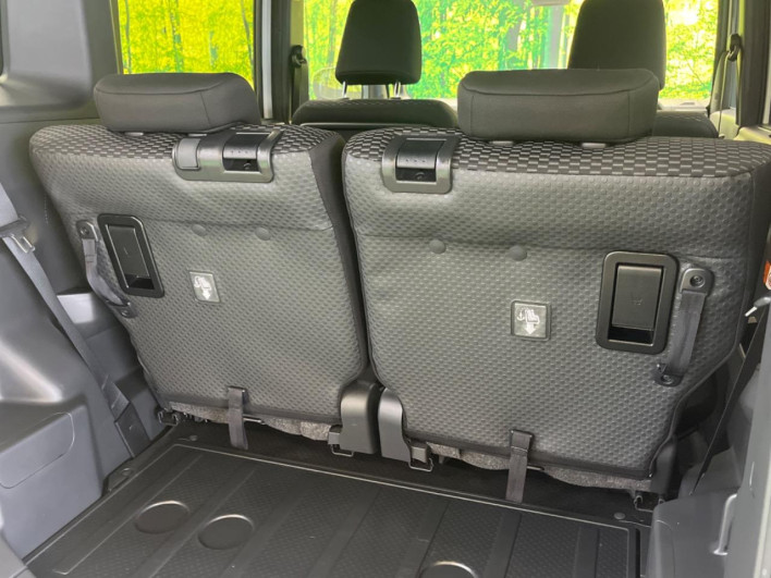 2019 Toyota Pixis Mega DBA-LA700A (UW-6a190431aff22)[20]