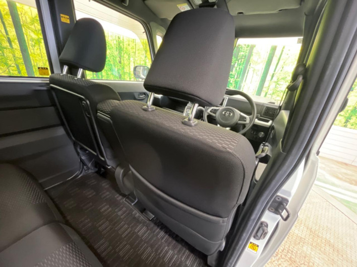 2019 Toyota Pixis Mega DBA-LA700A (UW-6a190431aff22)[26]