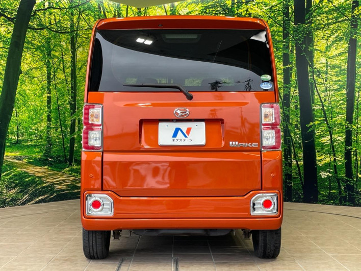 2016 Daihatsu Wake DBA-LA700S (UW-6a1904329e835)[9]