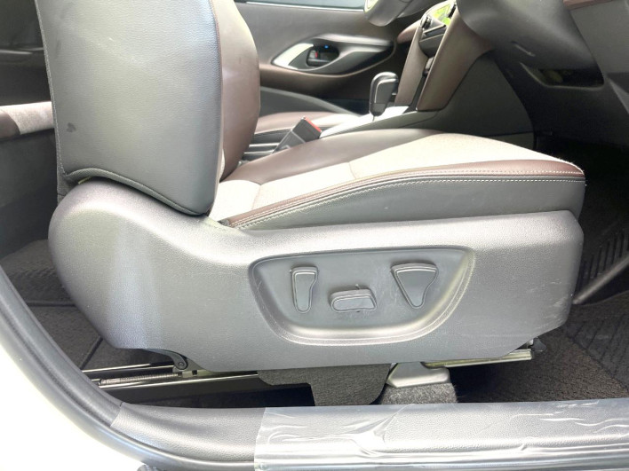 2022 Toyota Yaris Cross 6AA-MXPJ10 (UW-6a190488d926c)[16]