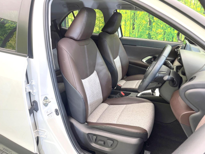 2022 Toyota Yaris Cross 6AA-MXPJ10 (UW-6a190488d926c)[12]