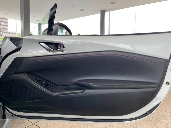 2015 Mazda Roadster DBA-ND5RC (UW-6a1904abc4e6c)[26]