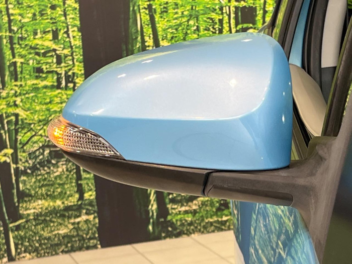 2012 Toyota Aqua DAA-NHP10 (UW-6a1904b0af083)[22]