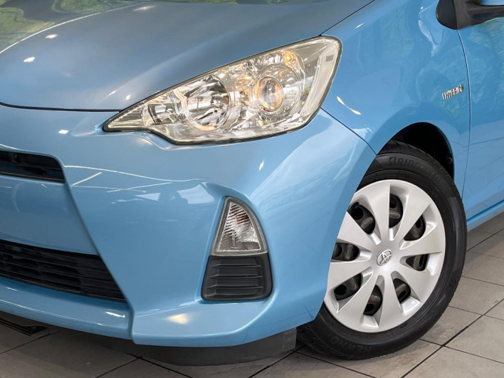 2012 Toyota Aqua DAA-NHP10 (UW-6a1904b0af083)[9]