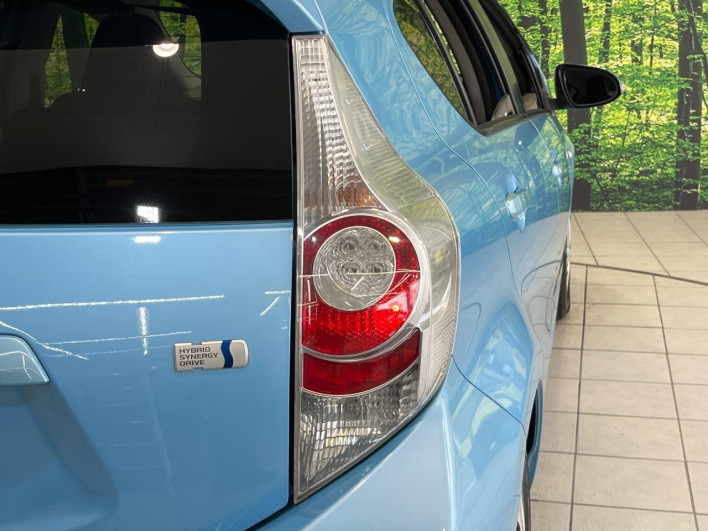 2012 Toyota Aqua DAA-NHP10 (UW-6a1904b0af083)[23]