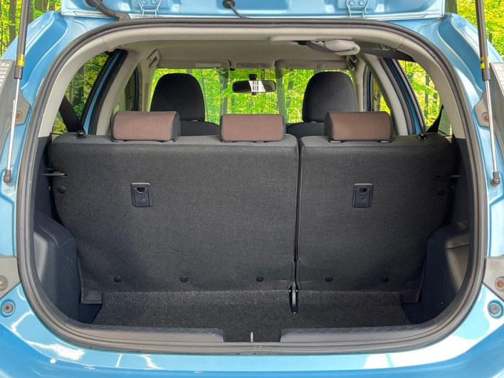 2012 Toyota Aqua DAA-NHP10 (UW-6a1904b0af083)[29]
