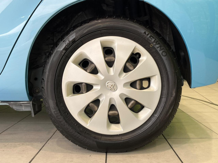 2012 Toyota Aqua DAA-NHP10 (UW-6a1904b0af083)[12]