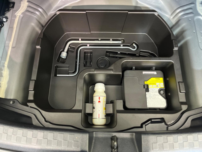 2019 Toyota Aqua DAA-NHP10 (UW-6a1904b2cd7cc)[26]