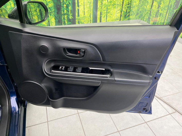 2019 Toyota Aqua DAA-NHP10 (UW-6a1904b2cd7cc)[24]