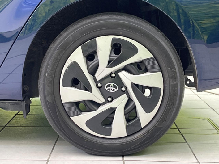 2019 Toyota Aqua DAA-NHP10 (UW-6a1904b2cd7cc)[14]