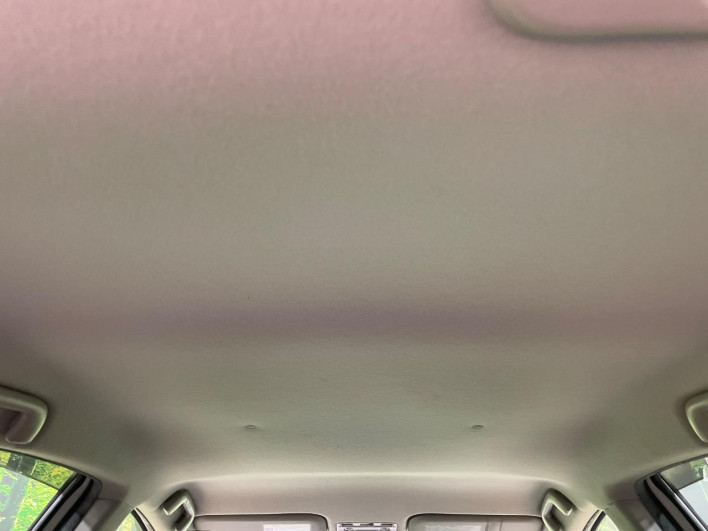2012 Toyota Aqua DAA-NHP10 (UW-6a1904b39665a)[23]