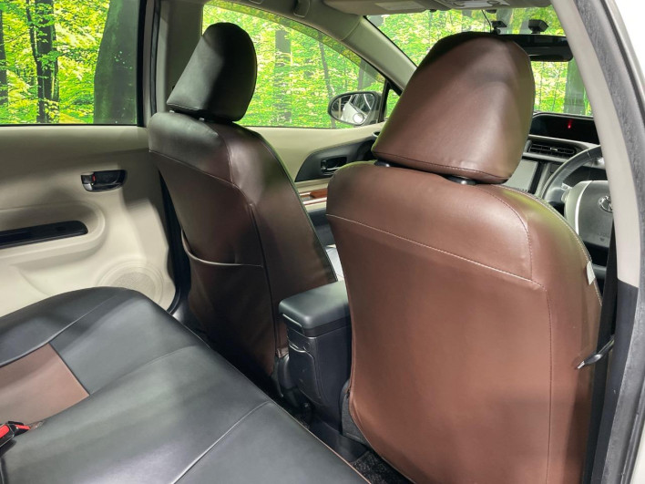 2012 Toyota Aqua DAA-NHP10 (UW-6a1904b39665a)[28]