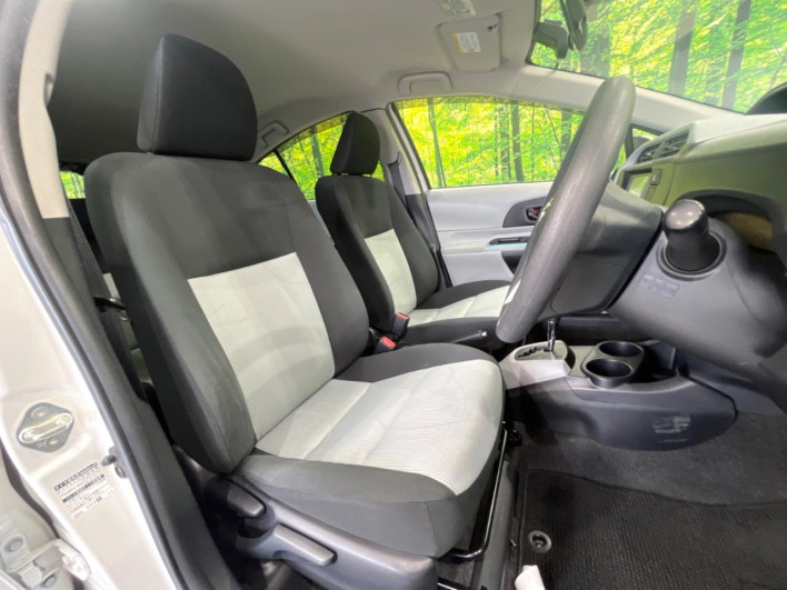 2013 Toyota Aqua DAA-NHP10 (UW-6a1904b3c1c38)[23]