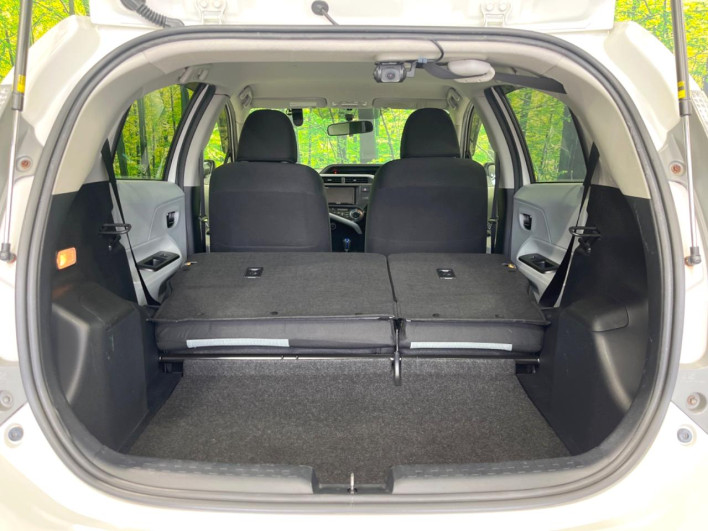 2013 Toyota Aqua DAA-NHP10 (UW-6a1904b3c1c38)[20]