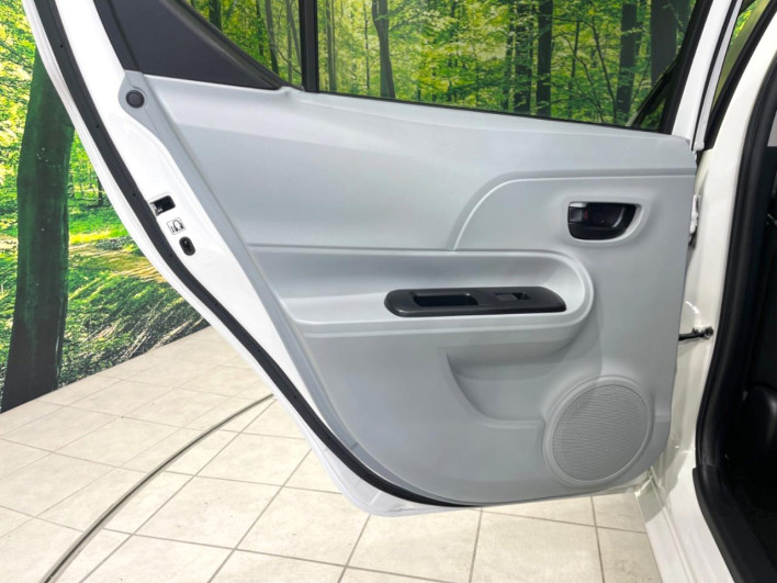2013 Toyota Aqua DAA-NHP10 (UW-6a1904b3c1c38)[8]