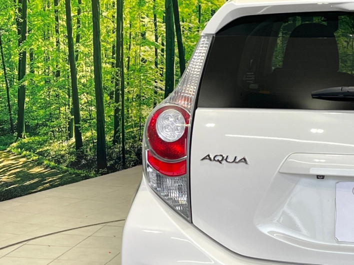 2013 Toyota Aqua DAA-NHP10 (UW-6a1904b3c1c38)[16]