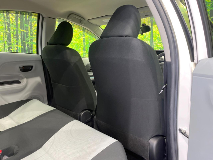 2013 Toyota Aqua DAA-NHP10 (UW-6a1904b3c1c38)[21]