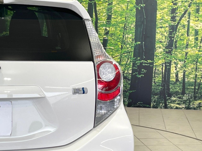 2013 Toyota Aqua DAA-NHP10 (UW-6a1904b3c1c38)[15]