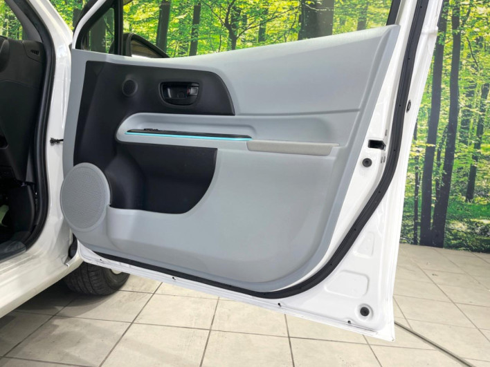 2013 Toyota Aqua DAA-NHP10 (UW-6a1904b3c1c38)[6]