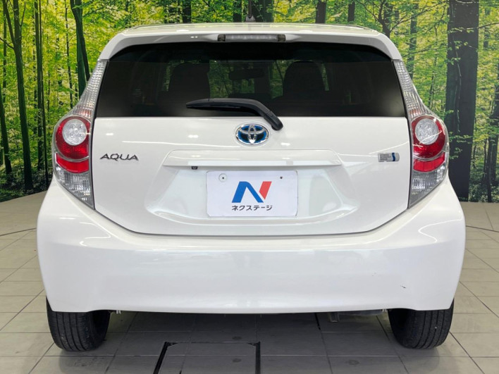 2013 Toyota Aqua DAA-NHP10 (UW-6a1904b3c1c38)[14]
