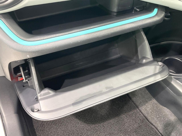 2013 Toyota Aqua DAA-NHP10 (UW-6a1904b3c1c38)[4]