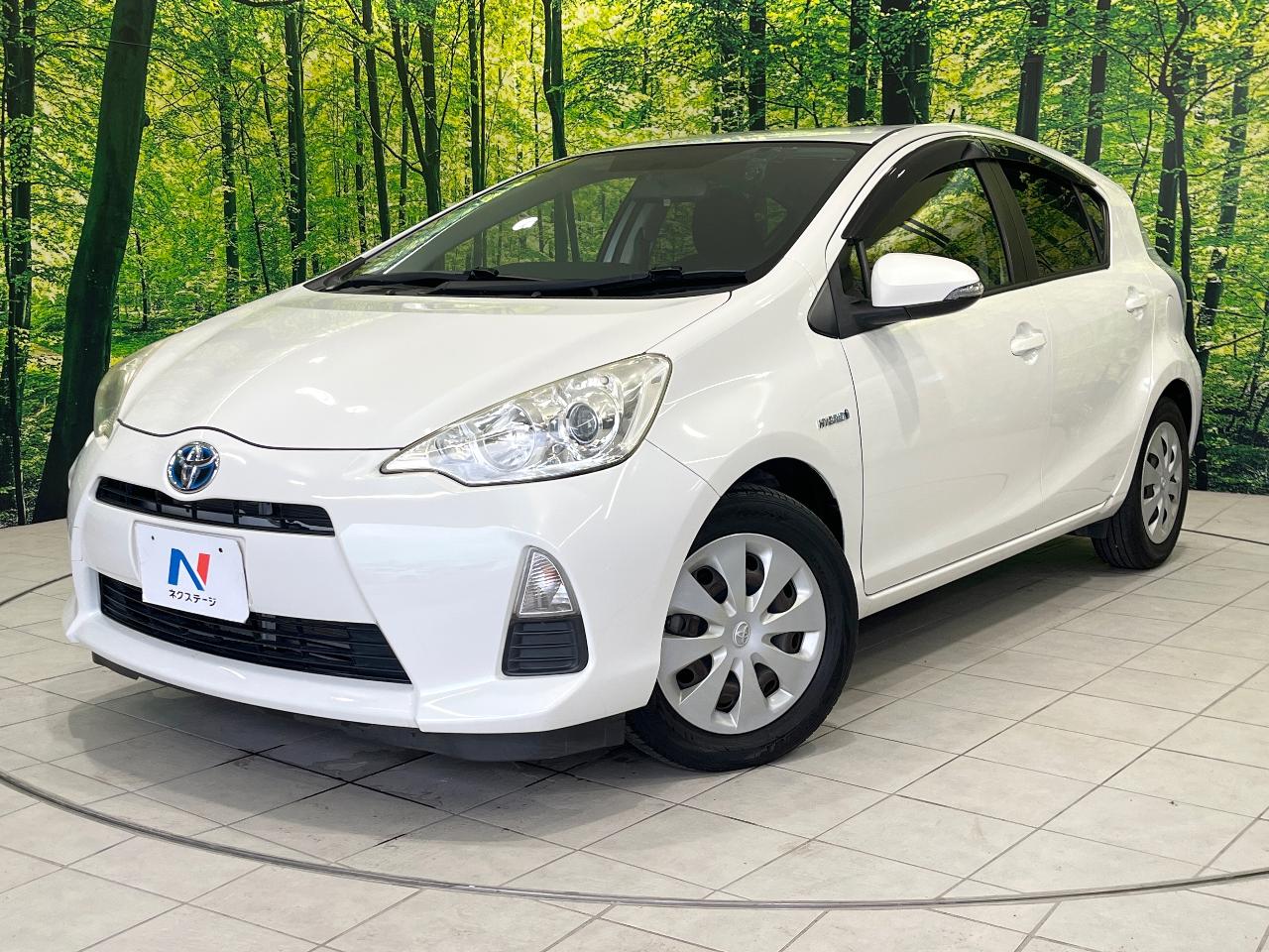 2013 Toyota Aqua DAA-NHP10